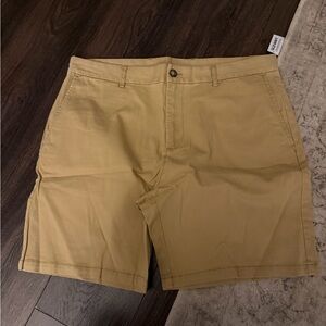 Old Navy Men's Tan Shorts